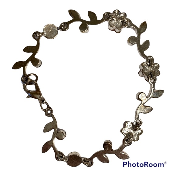 Flower bracelet - Picture 2 of 3